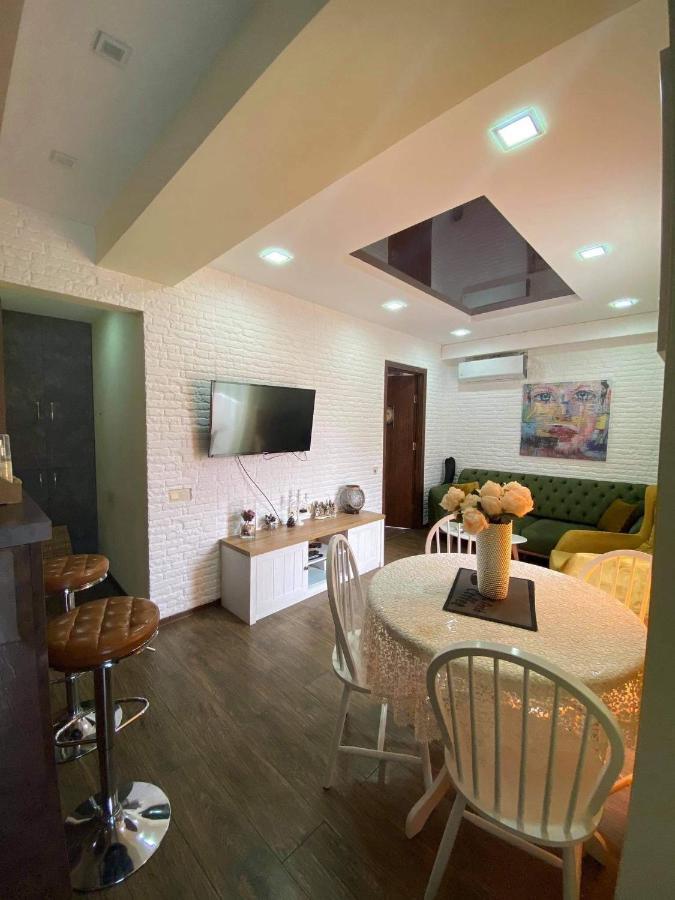 Apartament Victoria Apartment Тбилиси Екстериор снимка