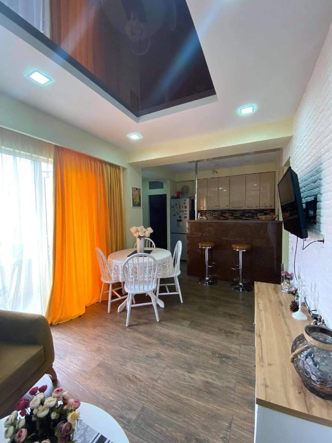 Apartament Victoria Apartment Тбилиси Екстериор снимка